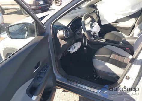 2024 Nissan Kicks Sr Xtronic Cvt z USA, uszkodzony, nr VIN 3N1CP5DV9RL526545